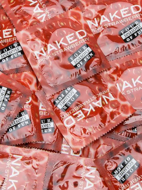 Four Seasons Strawberry Flavoured Latex Condoms (144 Pack)