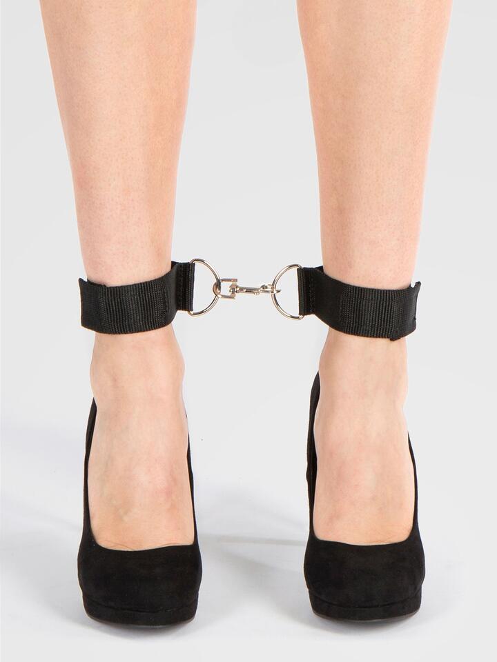 BASICS Ankle Cuffs - Black